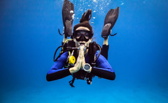 Buceadora ingrávida